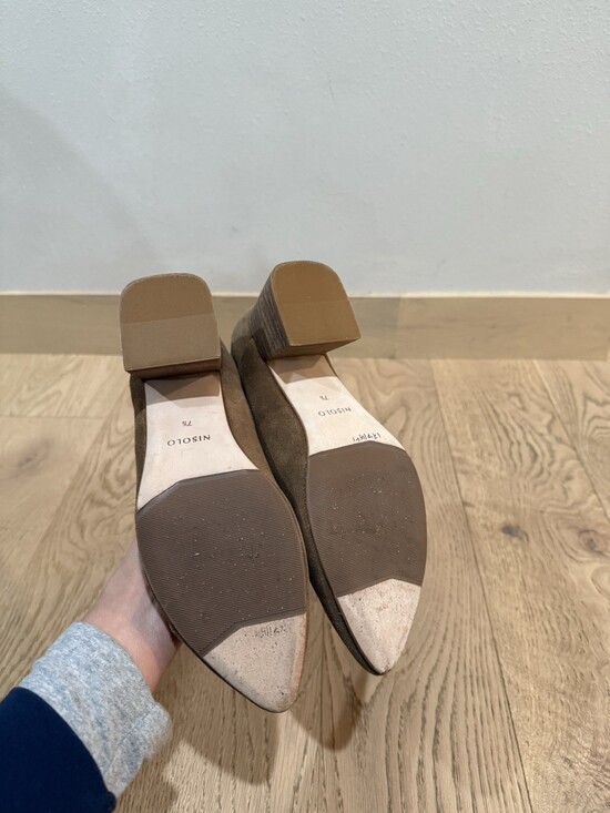 $180 Nisolo Women's Suede Fiorela Mid Block Heels Dress Shoes Tan Beige Pointed - Picture 5 of 6